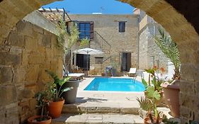 Vrakas House